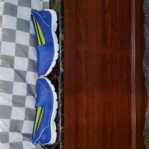 Women sneaker Champion size 7